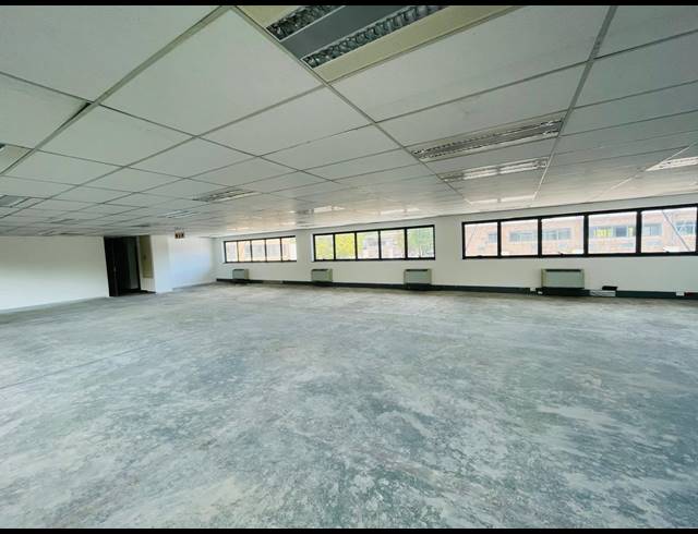 484M² OFFICE TO LET IN RANDJESPARK